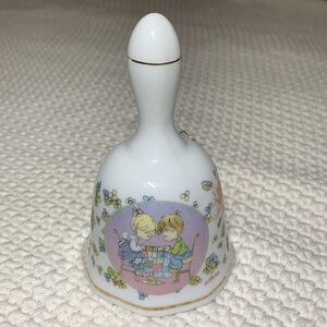 Vintage 1998 Precious Moments Bell
“Prayer Changes Everything”